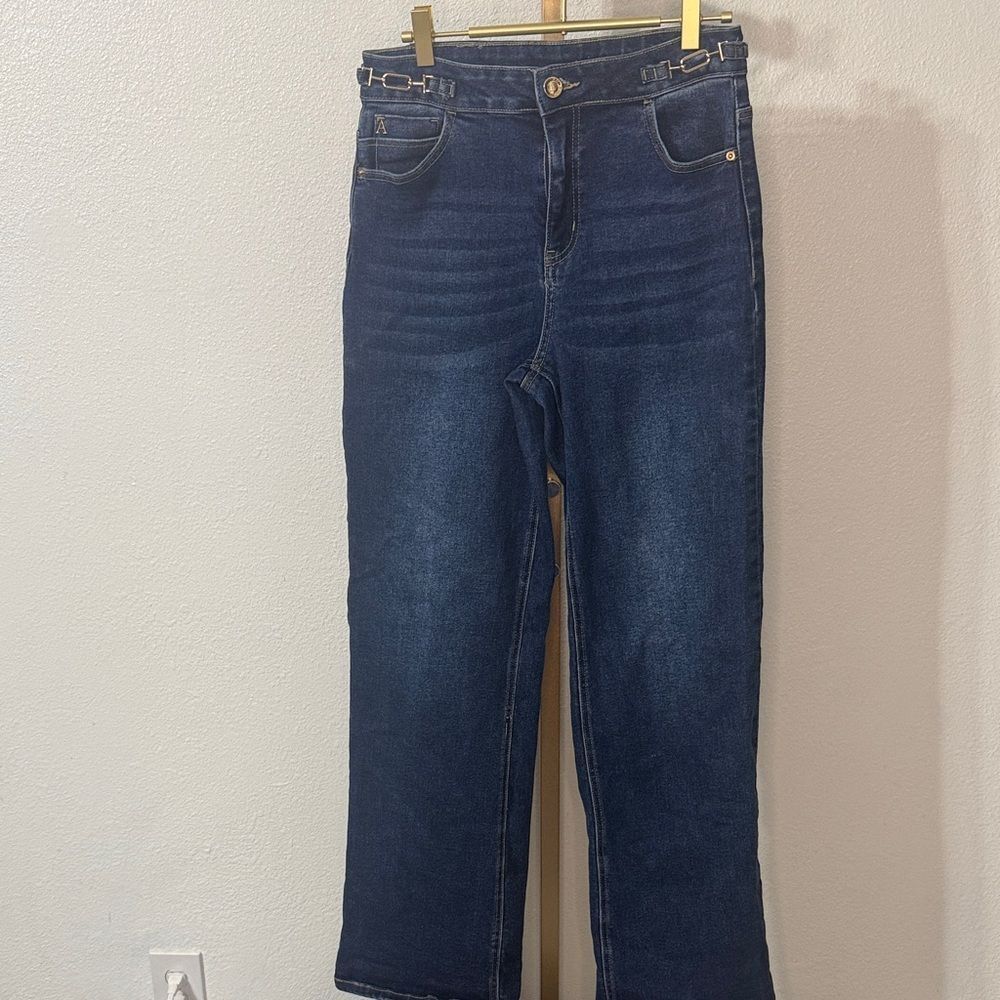 AKKUA22 Premium Denim Jeans Gold Hardware Detail - Good stretch - Size 29